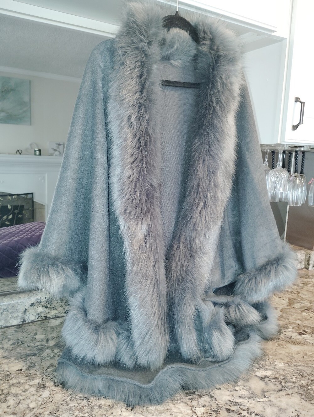 Luxury Faux Fur Trimmed Knit Cape Wrap Poncho | Plus Size 1X/3X Wrap yourself - Picture 2 of 4